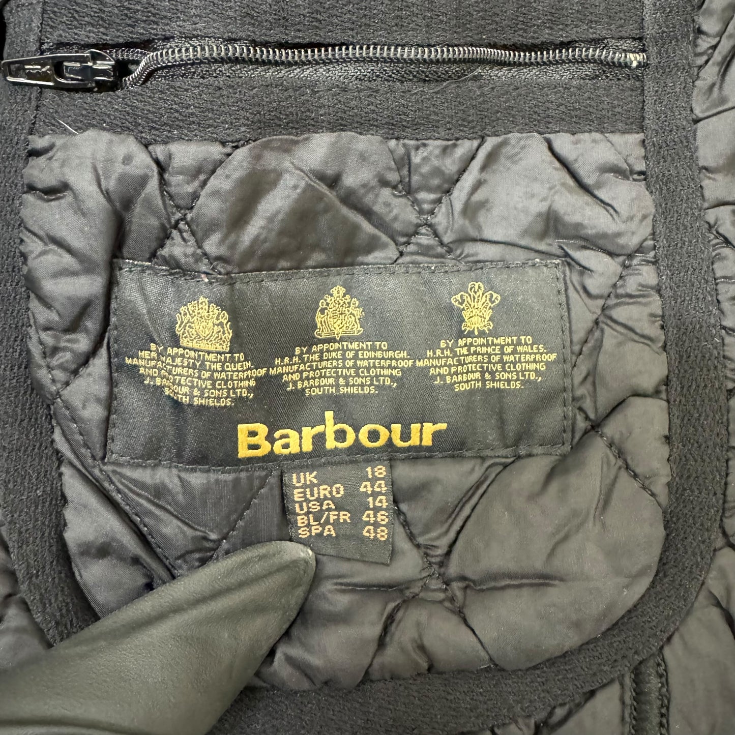 GC923 Barbour バブアー キルティングベスト ベスト トップス 羽織り ジップアップ ブラック メンズ サイズUK18