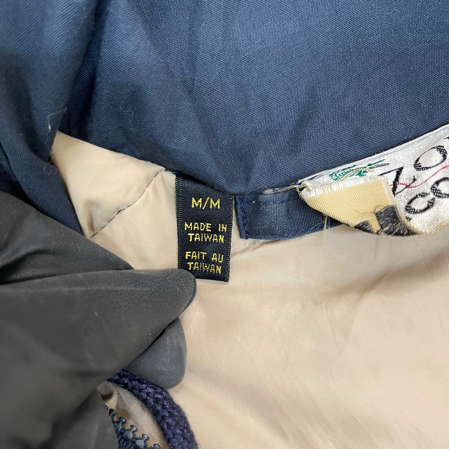 GC327 LACOSTE IZOD ナイロンジャケット ジャケット ジップアップ ネイビー メンズ サイズM